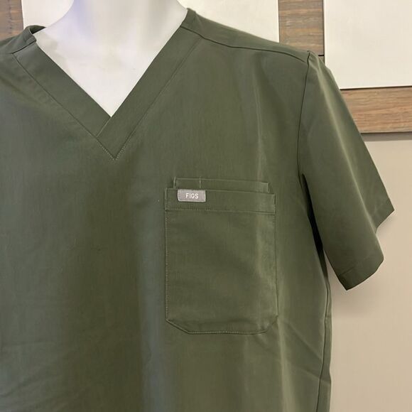 FIGS Technical Collection Olive Short Sleeve V-Neck Medical Scrub Shirt- Large - Picture 6 of 14